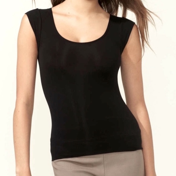 SPANX Intimates & Sleepwear Spanx On Top In Control Cap Sleeve Scoop Neck Size Medium Poshmark